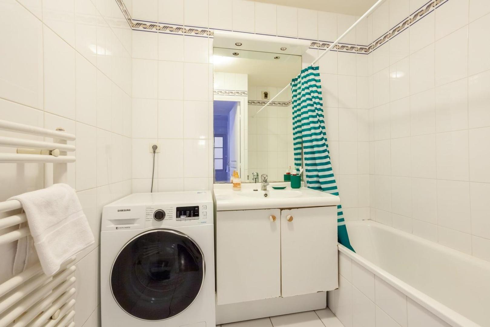 Spacious 1Br | Near City Center & Baby-Friendly! Apartment Lyon Bagian luar foto